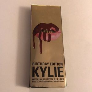 New Kylie lipstick and lip liner